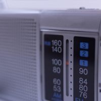 トランシーバーの発信は交互に行う必要があります。